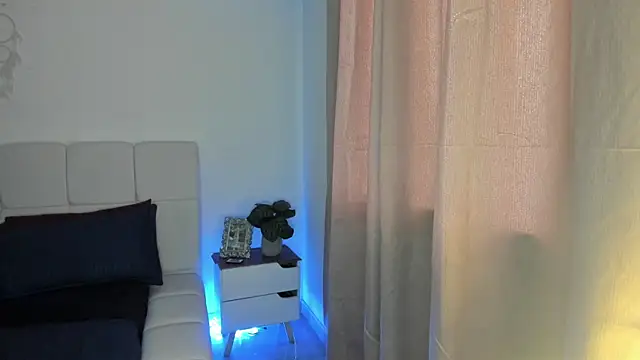 Ori valentina online show from 04/23/26, 09:50