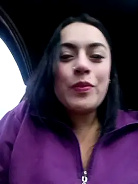 Snapshot of Lesly_10- chatting on 01/21/25, 11:13 Lesly 10- online show from 01/21/25, 11:13