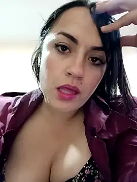 Snapshot of Lesly_10- chatting on 01/24/25, 10:30 Lesly 10- online show from 01/24/25, 10:30