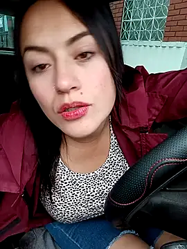 Snapshot of Lesly_10- chatting on 01/27/25, 02:02 Lesly 10- online show from 01/27/25, 02:02