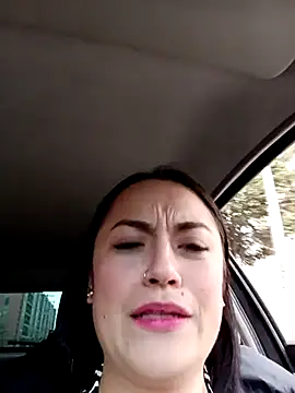 Snapshot of Lesly_10- chatting on 03/05/25, 10:21 Lesly 10- online show from 03/05/25, 10:21