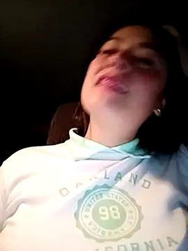 Snapshot of Lesly_10- chatting on 03/07/25, 12:58 Lesly 10- online show from 03/07/25, 12:58