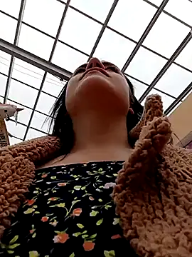 Snapshot of Lesly_10- chatting on 03/17/25, 03:07 Lesly 10- online show from 03/17/25, 03:07