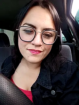 Snapshot of Lesly_10- chatting on 03/18/25, 05:21 Lesly 10- online show from 03/18/25, 05:21
