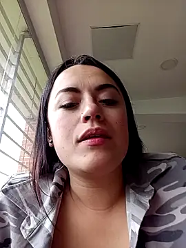 Snapshot of Lesly_10- chatting on 03/19/25, 08:11 Lesly 10- online show from 03/19/25, 08:11