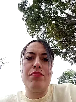 Snapshot of Lesly_10- chatting on 03/21/25, 12:17 Lesly 10- online show from 03/21/25, 12:17