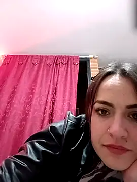 Snapshot of Lesly_10- chatting on 03/23/25, 01:42 Lesly 10- online show from 03/23/25, 01:42