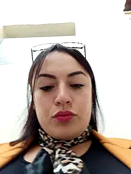 Snapshot of Lesly_10- chatting on 10/02/25, 12:34 Lesly 10- online show from 10/02/25, 12:34