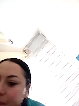 Snapshot of Lesly_10- chatting on 10/04/25, 09:13 Lesly 10- online show from 10/04/25, 09:13