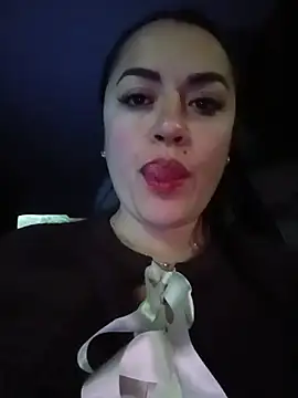 Snapshot of Lesly_10- chatting on 05/15/26, 02:07 Lesly 10- online show from 05/15/26, 02:07