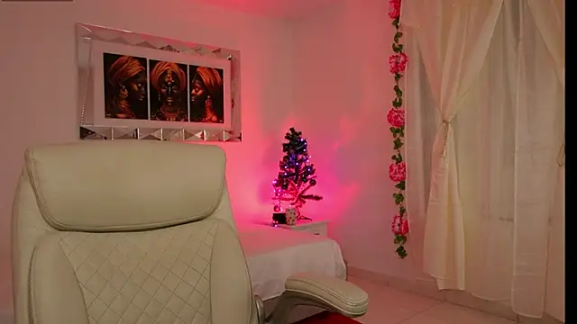 Alondrasparrow2 online show from 12/24/24, 02:12