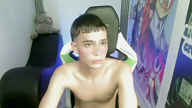 Snapshot of zacariasss_ chatting on 12/03/24, 04:36 zacariasss  online show from 12/03/24, 04:36