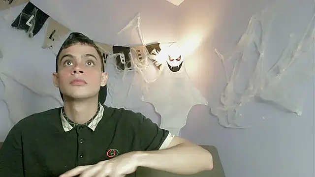 zacariasss  online show from 10/31/25, 03:40