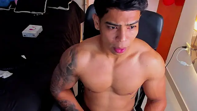 Andrew wolf7 online show from 11/05/25, 02:22