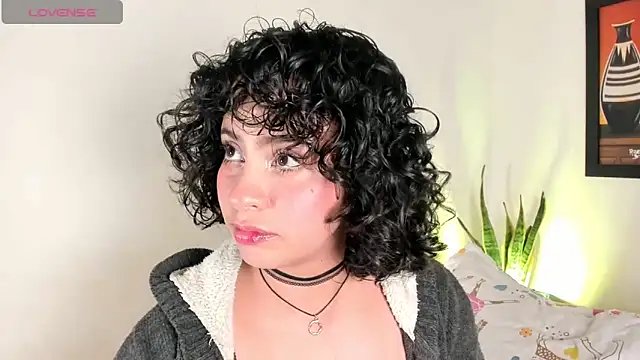 adriannyp 1 online show from 04/19/26, 06:46