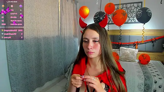 Snapshot of martina_lujann chatting on 10/22/25, 01:11 martina lujann online show from 10/22/25, 01:11