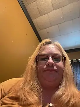 Snapshot of CherishWilliams chatting on 04/18/26, 10:21 CherishWilliams online show from 04/18/26, 10:21