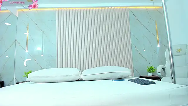 nathassa grant online show from 02/08/25, 12:28