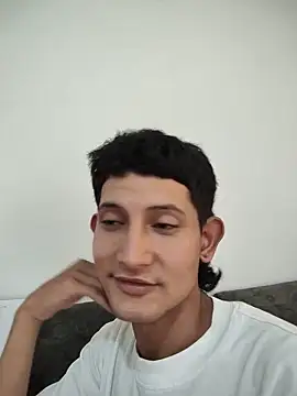 Valentinacuc online show from 05/24/26, 04:23
