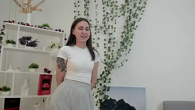 MaidaDwinell online show from 05/15/26, 04:41