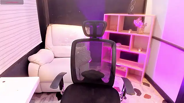 EmySilver online show from 12/06/24, 02:17