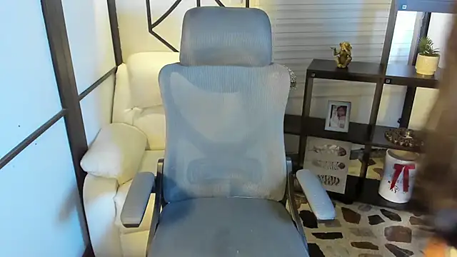 EmySilver online show from 02/07/25, 07:38