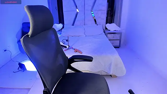 EmySilver online show from 02/09/25, 09:28