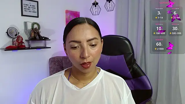 Emmi Cam online show from 03/31/26, 01:00