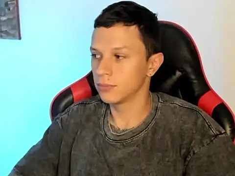 Snapshot of goodboy69l chatting on 02/11/26, 12:32 goodboy69l online show from 02/11/26, 12:32