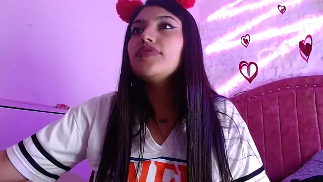 SarahStones online show from 03/11/25, 06:00