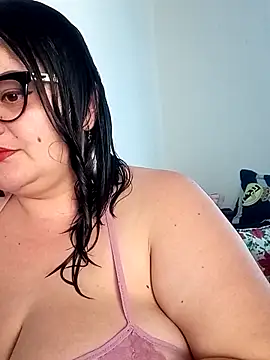 Madisonpalacio online show from 12/15/25, 03:27