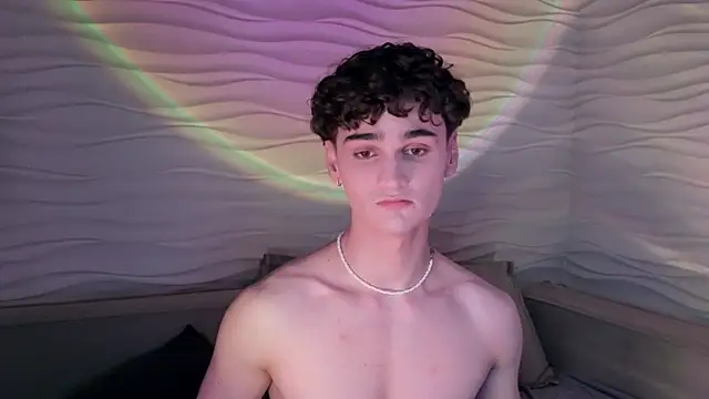 adam 21cm   online show from 02/04/25, 07:44