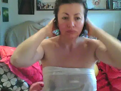 Snapshot of MariaAnaSunshine chatting on 02/26/25, 01:30 MariaAnaSunshine online show from 02/26/25, 01:30