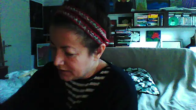 Snapshot of MariaAnaSunshine chatting on 10/04/25, 08:45 MariaAnaSunshine online show from 10/04/25, 08:45