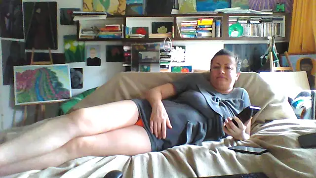 Snapshot of MariaAnaSunshine chatting on 10/10/25, 09:30 MariaAnaSunshine online show from 10/10/25, 09:30
