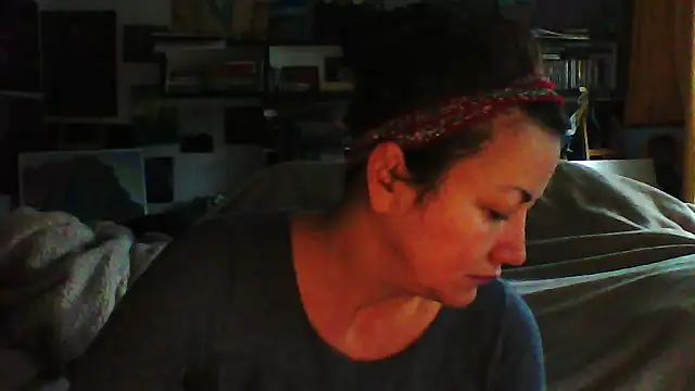 Snapshot of MariaAnaSunshine chatting on 10/13/25, 06:24 MariaAnaSunshine online show from 10/13/25, 06:24