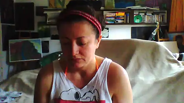 Snapshot of MariaAnaSunshine chatting on 10/15/25, 07:30 MariaAnaSunshine online show from 10/15/25, 07:30