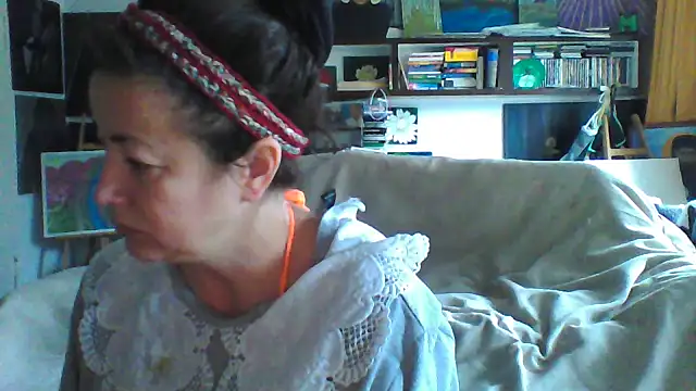Snapshot of MariaAnaSunshine chatting on 10/16/25, 08:37 MariaAnaSunshine online show from 10/16/25, 08:37