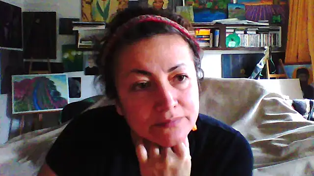 Snapshot of MariaAnaSunshine chatting on 10/17/25, 09:45 MariaAnaSunshine online show from 10/17/25, 09:45