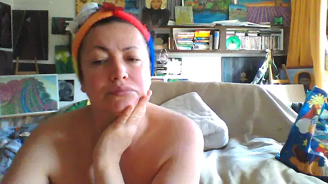 Snapshot of MariaAnaSunshine chatting on 10/20/25, 10:59 MariaAnaSunshine online show from 10/20/25, 10:59