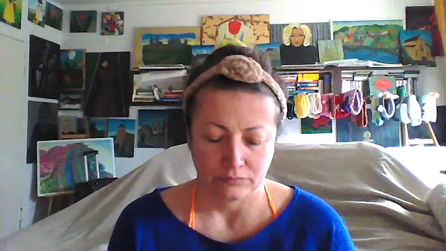 MariaAnaSunshine online show from 11/11/25, 10:15