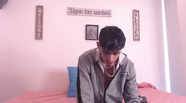 Snapshot of harrytomson_1 chatting on 12/05/24, 08:44 harrytomson 1 online show from 12/05/24, 08:44