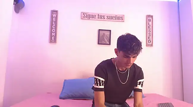 Snapshot of harrytomson_1 chatting on 12/11/24, 05:53 harrytomson 1 online show from 12/11/24, 05:53