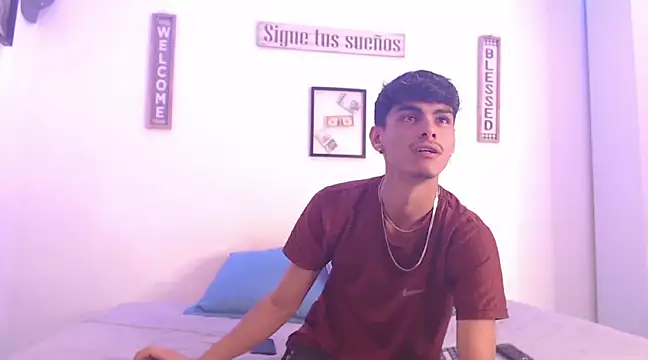 Snapshot of harrytomson_1 chatting on 12/26/24, 01:29 harrytomson 1 online show from 12/26/24, 01:29