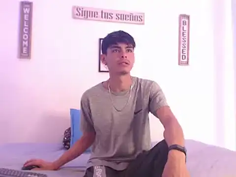 Snapshot of harrytomson_1 chatting on 12/27/24, 07:14 harrytomson 1 online show from 12/27/24, 07:14