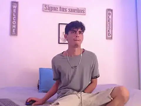 Snapshot of harrytomson_1 chatting on 12/29/24, 06:35 harrytomson 1 online show from 12/29/24, 06:35