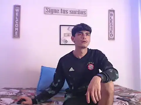 Snapshot of harrytomson_1 chatting on 01/13/25, 10:56 harrytomson 1 online show from 01/13/25, 10:56