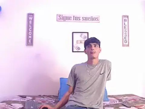 Snapshot of harrytomson_1 chatting on 01/15/25, 04:57 harrytomson 1 online show from 01/15/25, 04:57