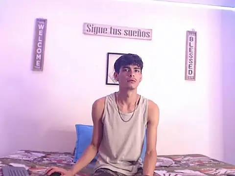 Snapshot of harrytomson_1 chatting on 01/21/25, 06:54 harrytomson 1 online show from 01/21/25, 06:54