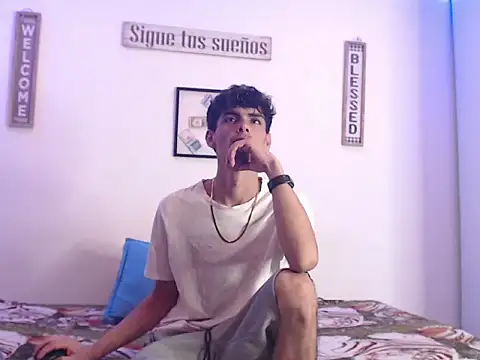 Snapshot of harrytomson_1 chatting on 01/23/25, 06:28 harrytomson 1 online show from 01/23/25, 06:28